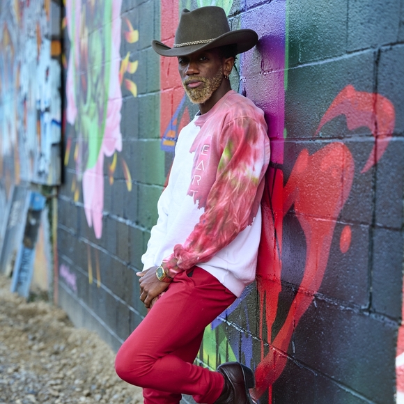 Heart/Soul Apparel Cold 🥶 Shoulder Sweatshirt - Picture 7 of 16